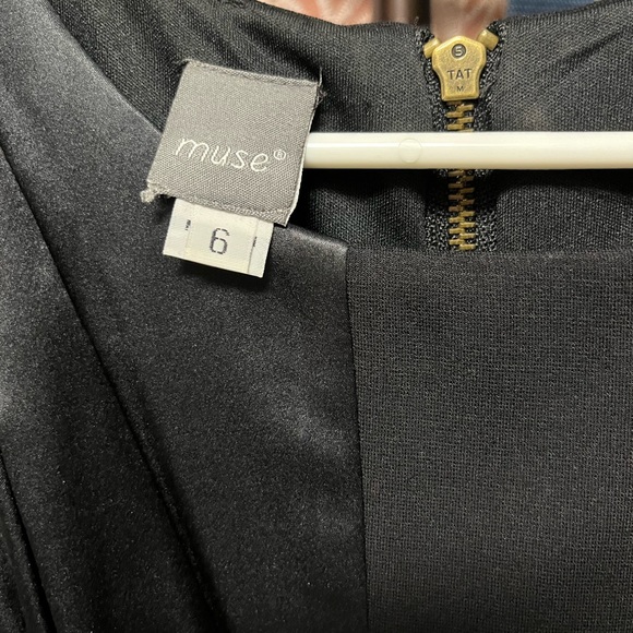 Muse Black Sheath Dress Long Sleeve Scoop Neck - Picture 2 of 4